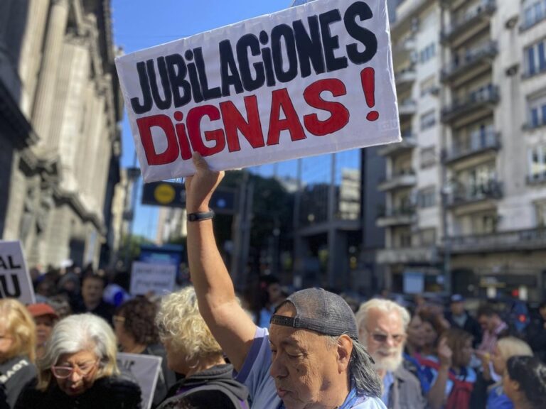 El doble de pobres