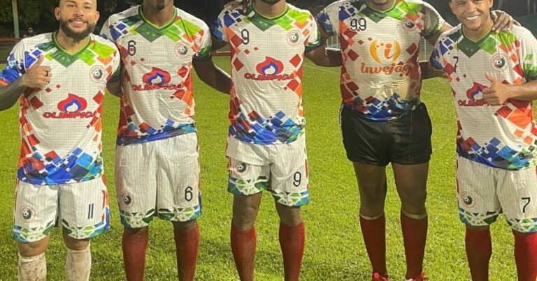El partido solidario de Borja: diluvio y lluvia de goles a beneficio