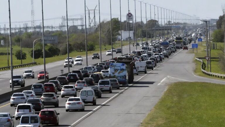 Colapso total en la Autopista Buenos Aires-La Plata por un choque múltiple