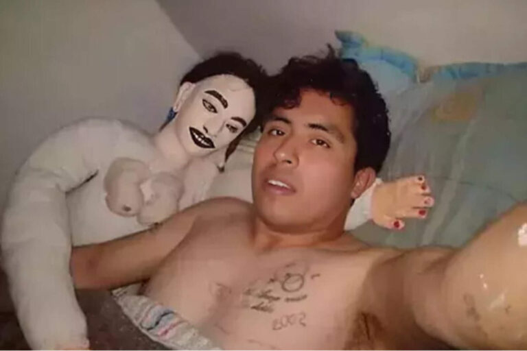 Es profesor, quiere tener sexo con una bebé, acosa mujeres y reivindica a Adolf Hitler