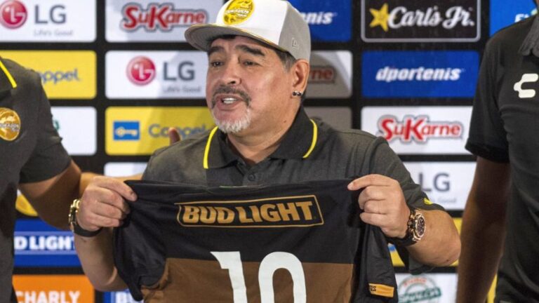 El emotivo recuerdo de Dorados de Sinaloa a Diego Maradona: «Debí tirar más fotos»
