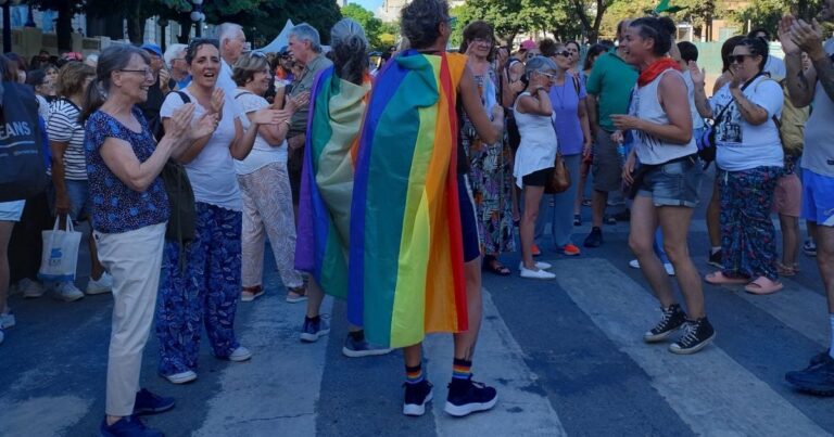 La Plata. Cientos de personas replicaron la convocatoria antifascista y antirracista en 7 y 50