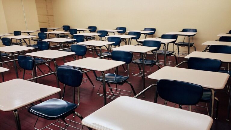 Cuándo empiezan las clases en cada distrito y por qué algunos colegios inician antes