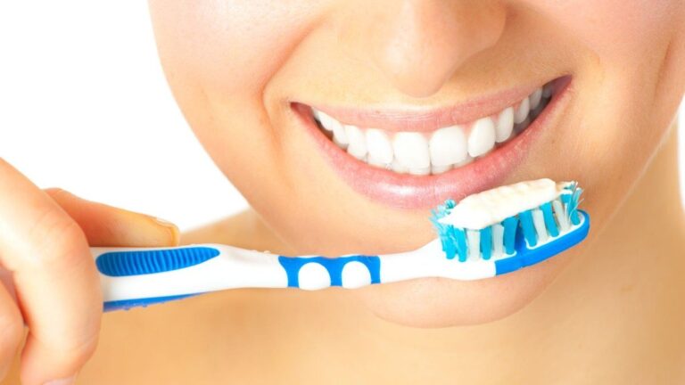 ANMAT prohibió una pasta de dientes: qué marca no hay que comprar