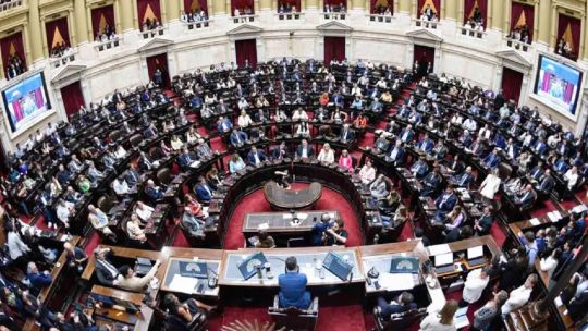 Otra vez con fuertes cruces, Diputados votará a las 16:40 el decreto del acuerdo con el FMI