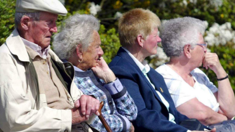 Jubilados: el Gobierno achica en gasto en moratorias y el bono para las mínimas