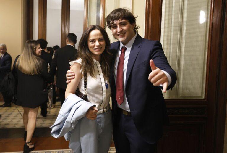 El karinista Fran Fijap festejó que hay FMI «para rato» y el Gordo Dan le dijo «borrá eso pelotudo»