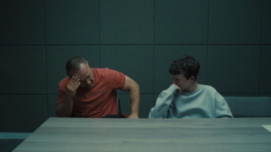 Adolescencia desespera a los padres británicos, que se ven en el lugar de «Eddie Miller»