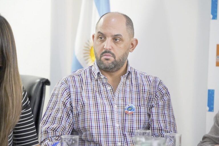 Greve pide que Pauli y Garramuño den la cara