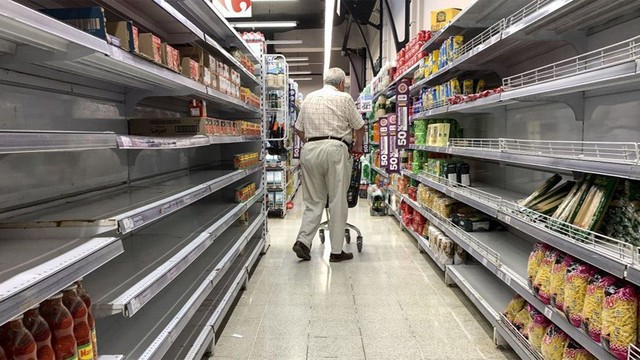 Supermercados advierten por faltantes si persisten los aumentos en aceites