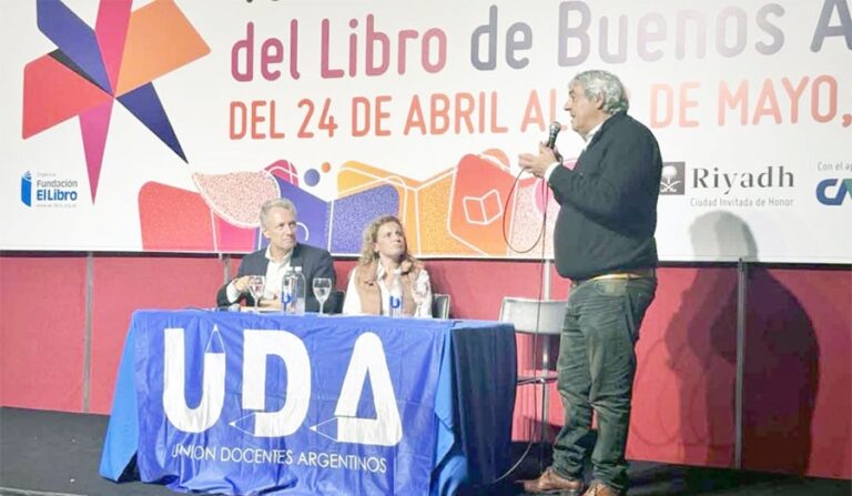 El Gobierno debe invertir en educación y convocar a paritarias