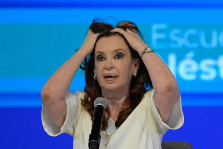 Si CFK vuelve a alterar la paz del barrio, la Justicia podría revocar su domiciliaria