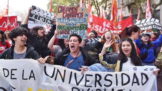 Más del 85 por ciento de los docentes universitarios cobra por debajo de la línea de pobreza