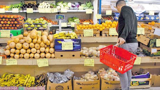 Importaciones, sobreoferta y consumo en baja: el combo que golpea a las verdulerías