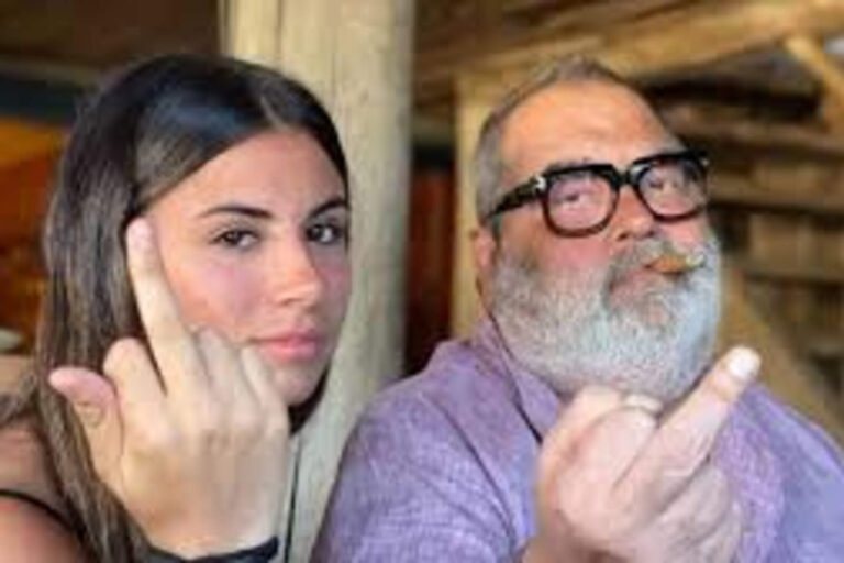 A qué se dedica Lola, la hija menor de Jorge Lanta y Sara Stewart Brown