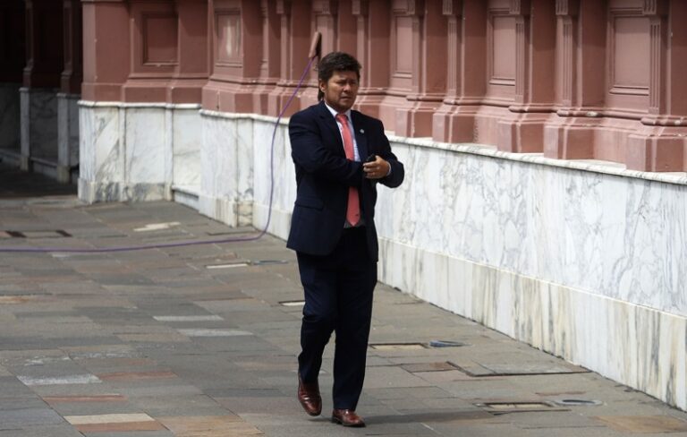 Los libertarios de Corrientes se le rebelan a Santiago y descartan un acuerdo con Valdés