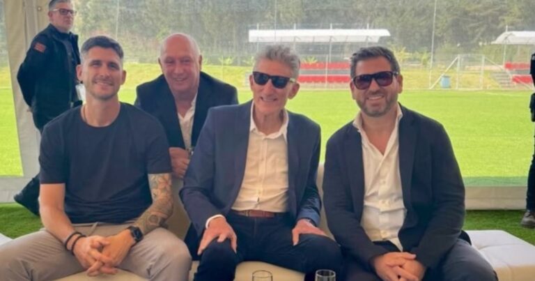 Mientras lucha contra su enfermedad, el Patón Bauza reapareció en público en Quito