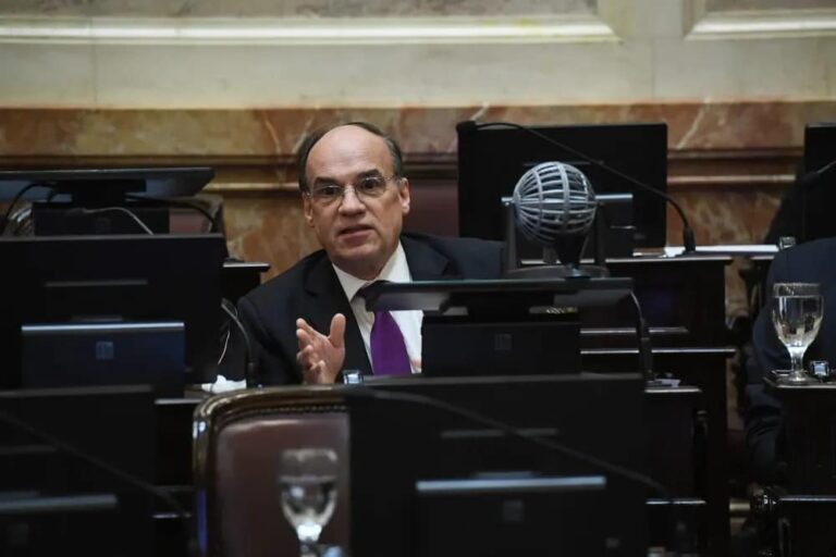 No puede llamar ratas o basura a los legisladores