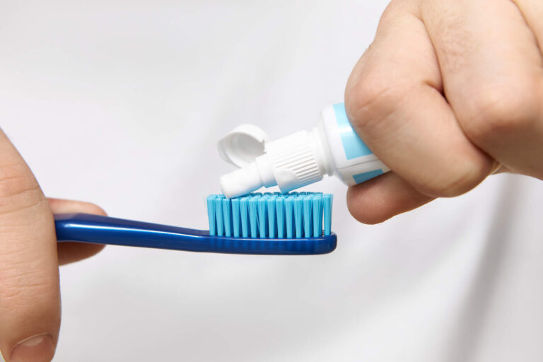 Colgate ofrece el cambio gratuito de una pasta dental que prohibió la ANMAT en el país