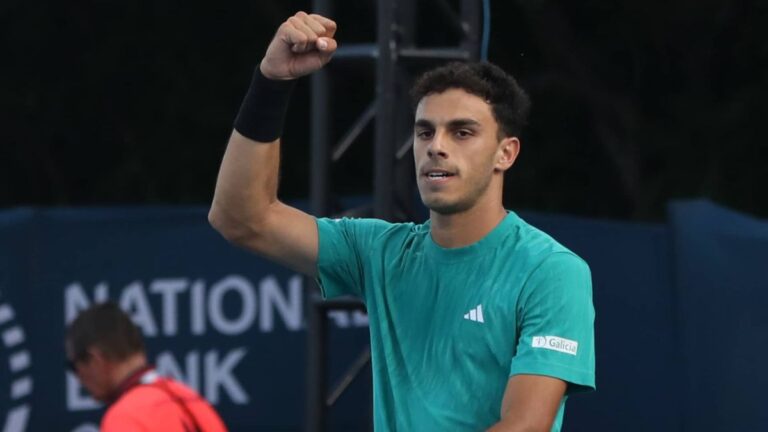 Cerúndolo ganó el duelo argentino en Toronto y está otra vez en octavos de un M1000