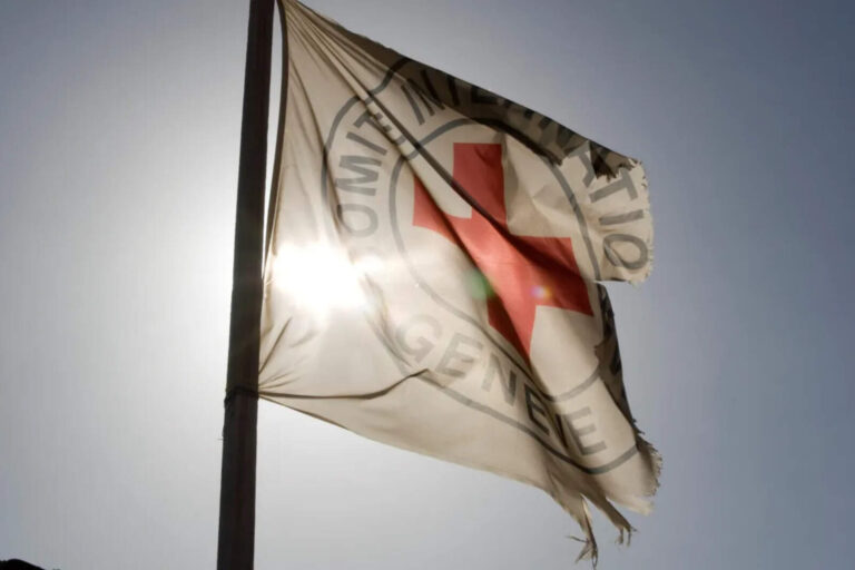 La Cruz Roja exige a Hamas acceso a los rehenes israelíes y atención médica inmediata