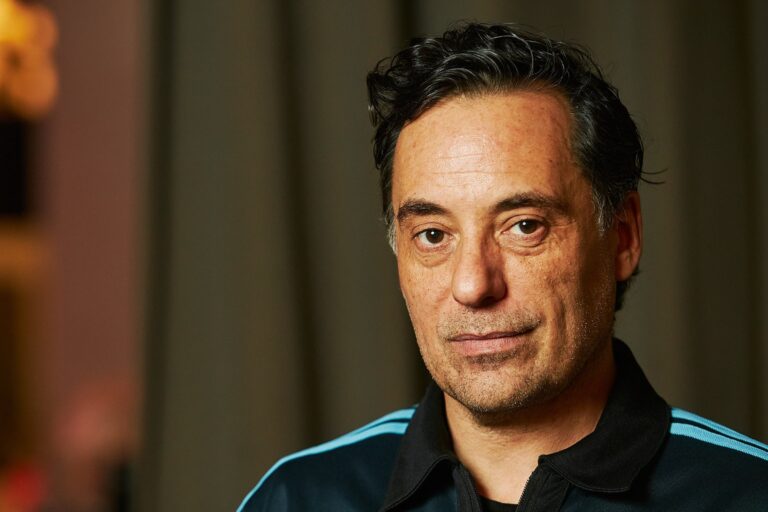 Diego Velázquez: el nuevo desafío teatral que lo seduce, la tragedia de la TV y su momento más oscuro