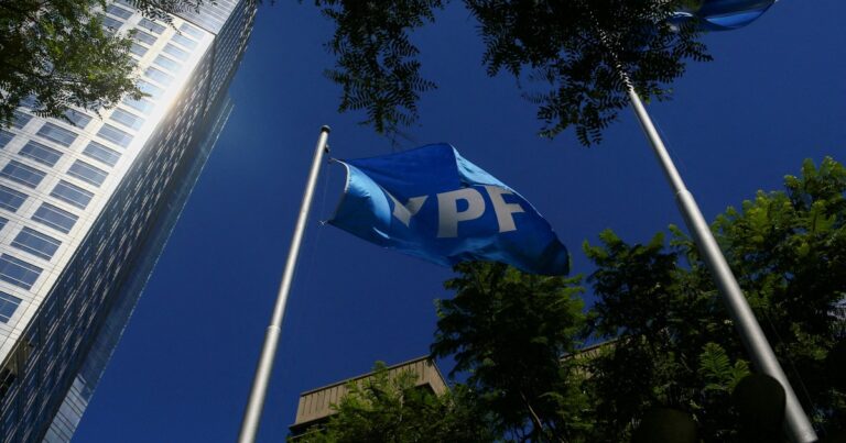 Juicio por YPF: mañana se resuelve en Estados Unidos si la Argentina tiene que entregar las acciones de la empresa petrolera