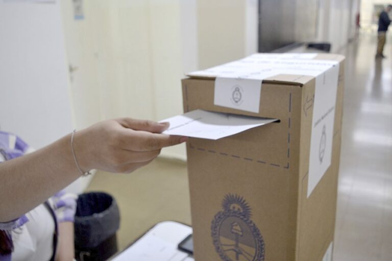 Otorgan reconocimiento oficial a cinco alianzas políticas