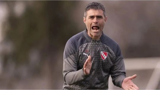 Vaccari, rojo de bronca: se enojó con el árbitro, con periodistas y pidió ganar como sea contra la U de Chile