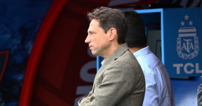 Moretti llegó al estadio de San Lorenzo para una reunión solitaria de Comisión Directiva y un exdirigente de su riñón lo cruzó: «Su ciclo está cumplido»