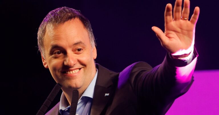 Manuel Adorni negó que la TV Pública no vaya a televisar el Mundial 2026