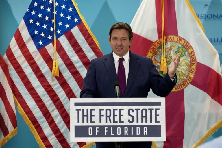 La polémica ley firmada por Ron DeSantis que eliminará un documento esencial para estos estudiantes en Florida