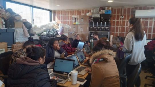 El laboratorio digital de MeT y Las Omas, un proyecto para reducir la brecha digital que se quiere replicar en la provincia