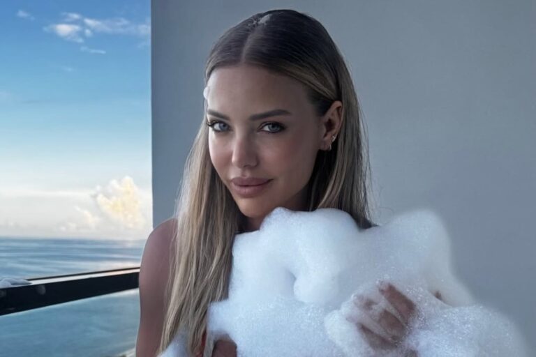 Evangelina Anderson compartió fotos subidas de tono en un jacuzzi con burbujas