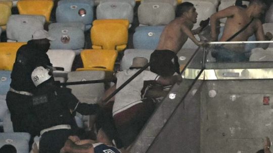 Nuevo episodio de violencia en Brasil: brutal represión policial contra los hinchas de Lanús