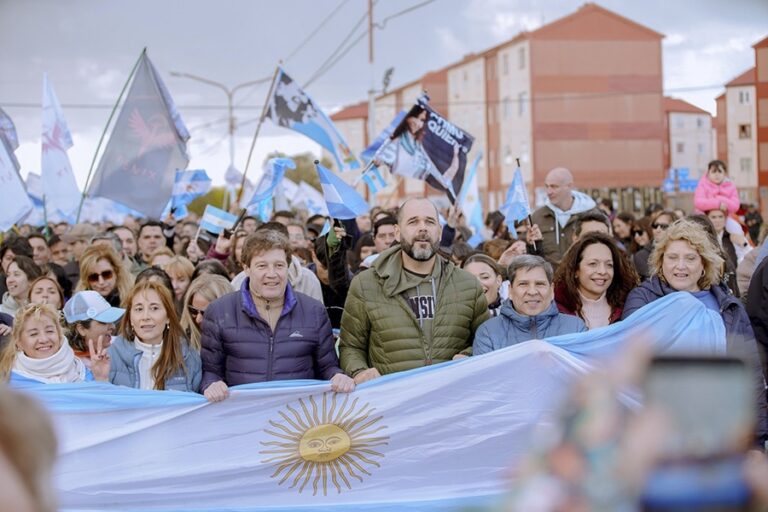 Fuerza Patria recorrió las calles de Río Grande