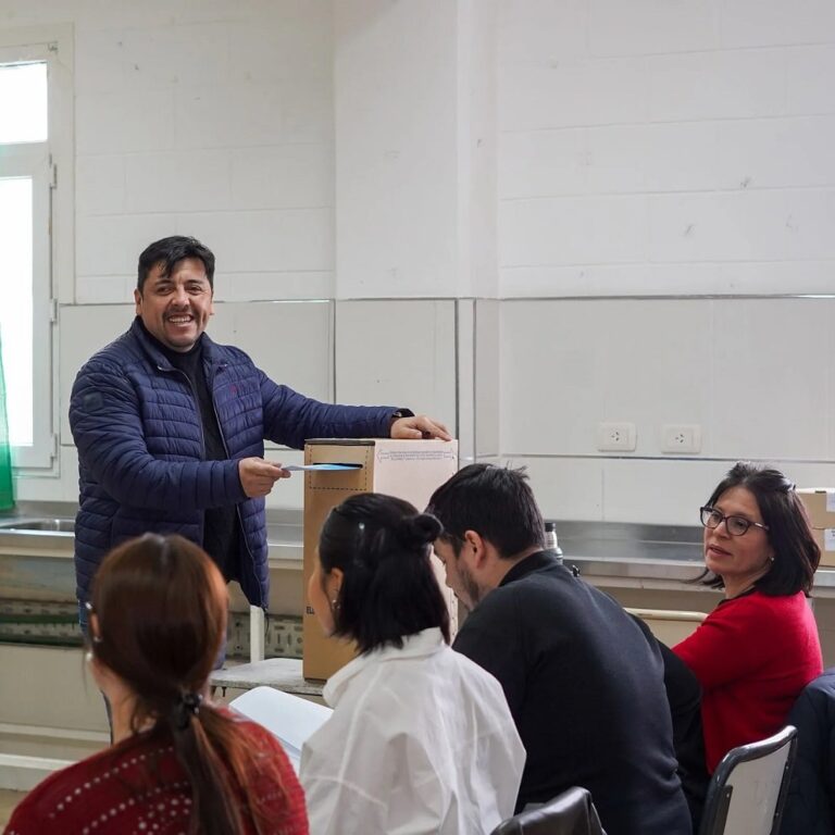 No puede ser que la autocrítica la tengamos que hacer nosotros