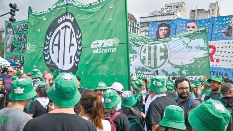 ATE realiza un paro nacional contra la reforma laboral del Gobierno