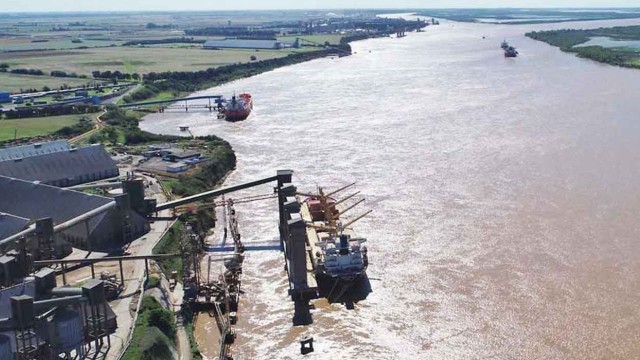 El Gobierno lanza la nueva licitación de la Hidrovía y quiere privatizarla en menos de tres meses