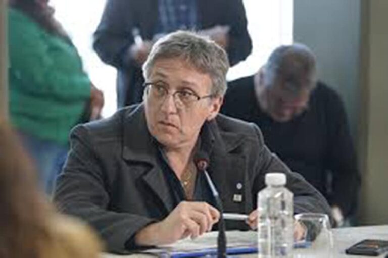 Reclamo de Vladimir Espeche por falta de homologación