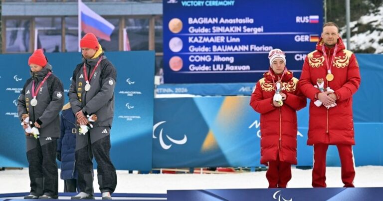 El «espaldazo» llegó a los Juegos Paralímpicos: el tenso momento en una premiación de una atleta rusa y la denuncia de Ucrania por discriminación