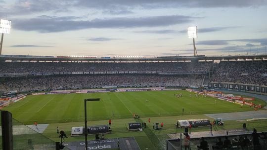 La banca de los fanáticos de Talleres, fieles a su historia