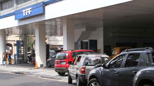 YPF, Puma, Shell, Axion: el precio de la nafta en la Ciudad a31 de Buenos Aires hoy, lunes 23 de marzo