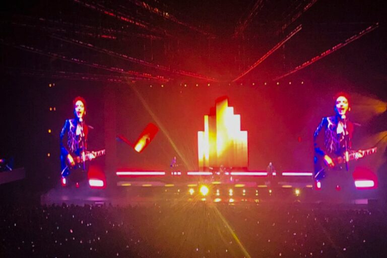 Vista exterior del Movistar Arena, recinto para conciertos en Buenos Aires.