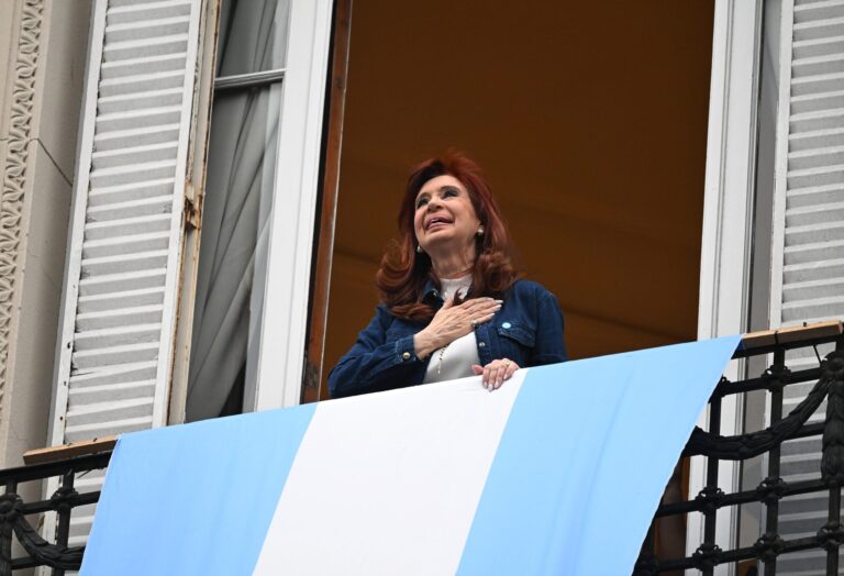 Cristina Kirchner durante una declaración pública.